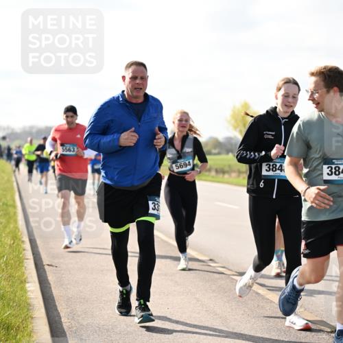 12.04.2026 - 45. Internationalen Wilhelmsburger Insellauf Dr. Thomas Lammeyer http://msf.ph/oto/9444488 12.04.2026 10:19:13 Laufen 5563, 33, 5694, 384, 3849, 3430 meine-sportfotos.de