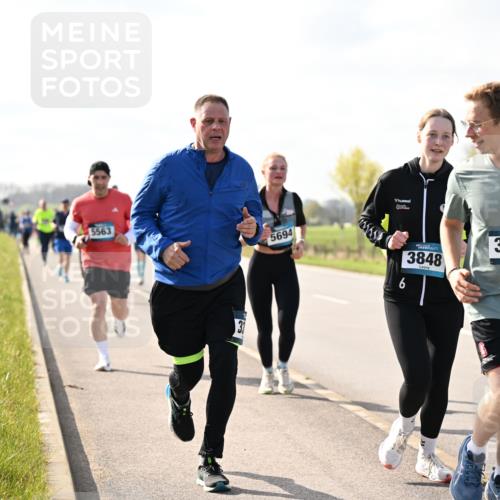 12.04.2026 - 45. Internationalen Wilhelmsburger Insellauf Dr. Thomas Lammeyer http://msf.ph/oto/9444489 12.04.2026 10:19:13 Laufen 5563, 5694, 33, 3848, 3849, 3430 meine-sportfotos.de