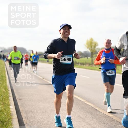 12.04.2026 - 45. Internationalen Wilhelmsburger Insellauf Dr. Thomas Lammeyer http://msf.ph/oto/9444536 12.04.2026 10:19:21 Laufen 5690, 5598, 3307 meine-sportfotos.de