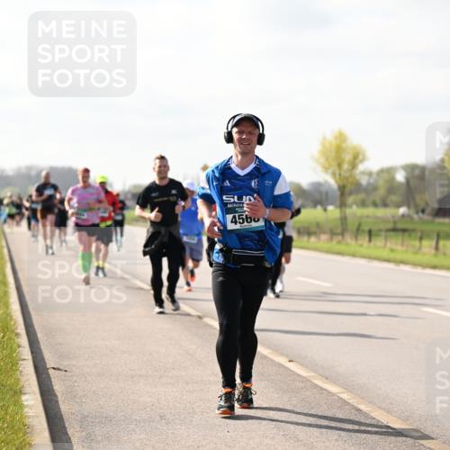 12.04.2026 - 45. Internationalen Wilhelmsburger Insellauf Dr. Thomas Lammeyer http://msf.ph/oto/9444580 12.04.2026 10:19:31 Laufen 4560, 3563 meine-sportfotos.de