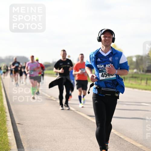 12.04.2026 - 45. Internationalen Wilhelmsburger Insellauf Dr. Thomas Lammeyer http://msf.ph/oto/9444584 12.04.2026 10:19:32 Laufen 45, 4560 meine-sportfotos.de