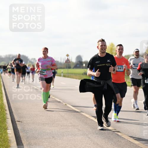 12.04.2026 - 45. Internationalen Wilhelmsburger Insellauf Dr. Thomas Lammeyer http://msf.ph/oto/9444597 12.04.2026 10:19:34 Laufen 3494, 4, 2015, 841, 299, 5562 meine-sportfotos.de