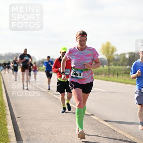 12.04.2026 - 45. Internationalen Wilhelmsburger Insellauf Dr. Thomas Lammeyer http://msf.ph/oto/9444609 12.04.2026 10:19:36 Laufen 098, 3494, 3450 meine-sportfotos.de