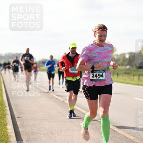 12.04.2026 - 45. Internationalen Wilhelmsburger Insellauf Dr. Thomas Lammeyer http://msf.ph/oto/9444612 12.04.2026 10:19:36 Laufen 3098, 3494, 3450 meine-sportfotos.de