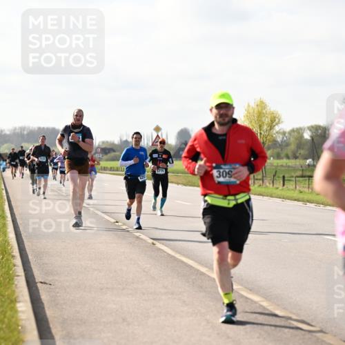 12.04.2026 - 45. Internationalen Wilhelmsburger Insellauf Dr. Thomas Lammeyer http://msf.ph/oto/9444616 12.04.2026 10:19:37 Laufen 2433, 4297, 5775, 309 meine-sportfotos.de