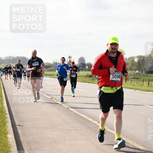 12.04.2026 - 45. Internationalen Wilhelmsburger Insellauf Dr. Thomas Lammeyer http://msf.ph/oto/9444618 12.04.2026 10:19:37 Laufen 2438, 5749, 4297, 5775, 3098 meine-sportfotos.de