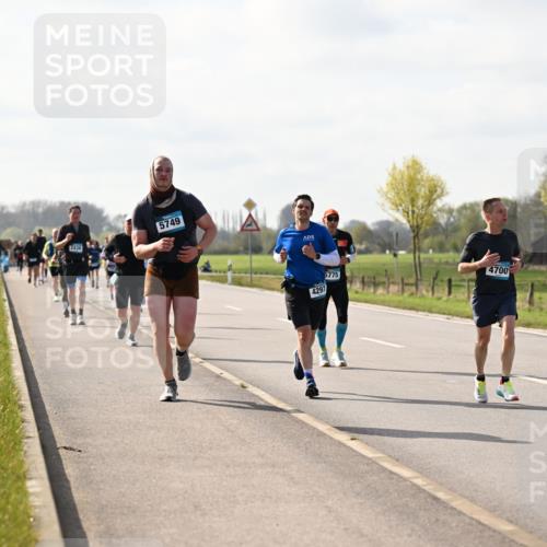 12.04.2026 - 45. Internationalen Wilhelmsburger Insellauf Dr. Thomas Lammeyer http://msf.ph/oto/9444624 12.04.2026 10:19:39 Laufen 2438, 5749, 4297, 5775, 4700 meine-sportfotos.de