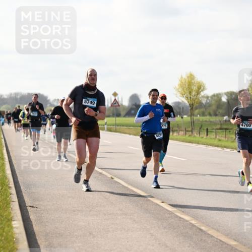 12.04.2026 - 45. Internationalen Wilhelmsburger Insellauf Dr. Thomas Lammeyer http://msf.ph/oto/9444627 12.04.2026 10:19:39 Laufen 5749, 4297, 775, 4700 meine-sportfotos.de
