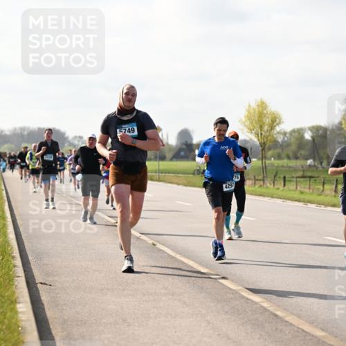 12.04.2026 - 45. Internationalen Wilhelmsburger Insellauf Dr. Thomas Lammeyer http://msf.ph/oto/9444629 12.04.2026 10:19:39 Laufen 2438, 5749, 4297, 75, 4700 meine-sportfotos.de