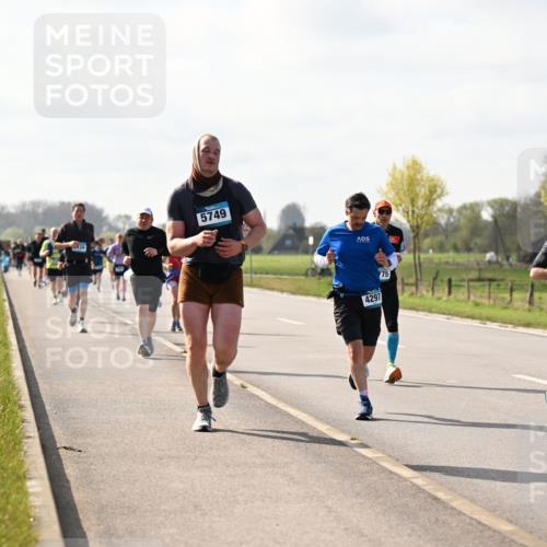 12.04.2026 - 45. Internationalen Wilhelmsburger Insellauf Dr. Thomas Lammeyer http://msf.ph/oto/9444630 12.04.2026 10:19:40 Laufen 5749, 4297, 4700 meine-sportfotos.de