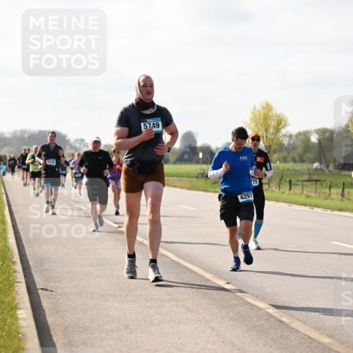 12.04.2026 - 45. Internationalen Wilhelmsburger Insellauf Dr. Thomas Lammeyer http://msf.ph/oto/9444631 12.04.2026 10:19:40 Laufen 2430, 5749, 4297, 75, 4700 meine-sportfotos.de