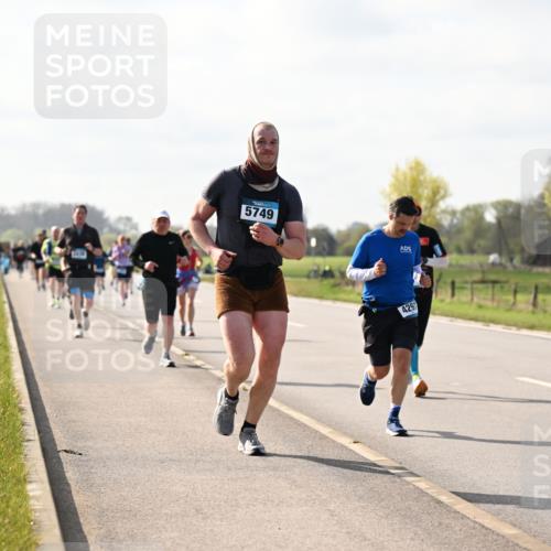 12.04.2026 - 45. Internationalen Wilhelmsburger Insellauf Dr. Thomas Lammeyer http://msf.ph/oto/9444633 12.04.2026 10:19:40 Laufen 5749, 4297, 4700 meine-sportfotos.de