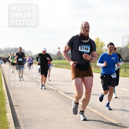 12.04.2026 - 45. Internationalen Wilhelmsburger Insellauf Dr. Thomas Lammeyer http://msf.ph/oto/9444637 12.04.2026 10:19:41 Laufen 5749, 429 meine-sportfotos.de