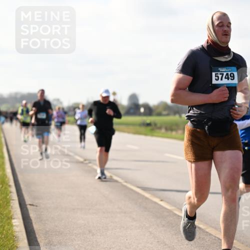 12.04.2026 - 45. Internationalen Wilhelmsburger Insellauf Dr. Thomas Lammeyer http://msf.ph/oto/9444642 12.04.2026 10:19:41 Laufen 5749, 429 meine-sportfotos.de