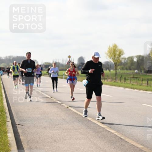 12.04.2026 - 45. Internationalen Wilhelmsburger Insellauf Dr. Thomas Lammeyer http://msf.ph/oto/9444647 12.04.2026 10:19:42 Laufen 2438 meine-sportfotos.de