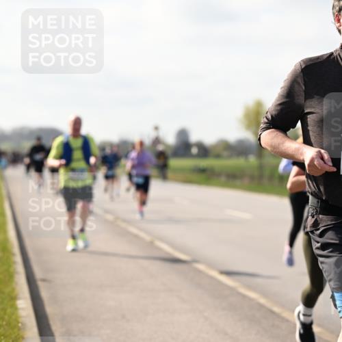 12.04.2026 - 45. Internationalen Wilhelmsburger Insellauf Dr. Thomas Lammeyer http://msf.ph/oto/9444684 12.04.2026 10:19:48 Laufen 45, 2438 meine-sportfotos.de