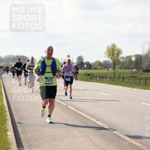 12.04.2026 - 45. Internationalen Wilhelmsburger Insellauf Dr. Thomas Lammeyer http://msf.ph/oto/9444688 12.04.2026 10:19:49 Laufen 3325, 2564, 2301 meine-sportfotos.de