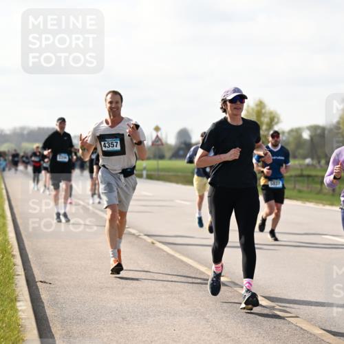 12.04.2026 - 45. Internationalen Wilhelmsburger Insellauf Dr. Thomas Lammeyer http://msf.ph/oto/9444722 12.04.2026 10:19:54 Laufen 4357, 5037, 2384 meine-sportfotos.de