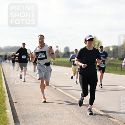 12.04.2026 - 45. Internationalen Wilhelmsburger Insellauf Dr. Thomas Lammeyer http://msf.ph/oto/9444723 12.04.2026 10:19:54 Laufen 4357, 2384 meine-sportfotos.de