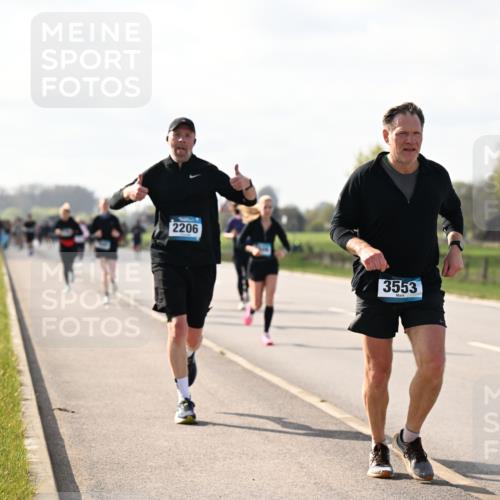 12.04.2026 - 45. Internationalen Wilhelmsburger Insellauf Dr. Thomas Lammeyer http://msf.ph/oto/9444745 12.04.2026 10:19:57 Laufen 2206, 3553, 237 meine-sportfotos.de