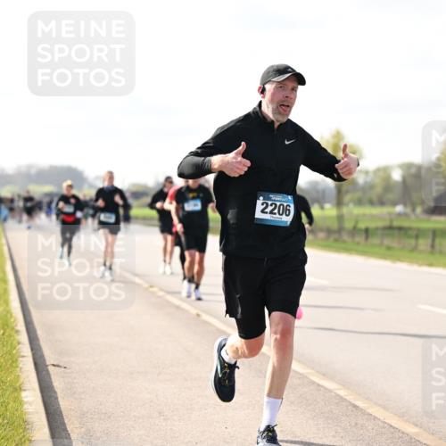 12.04.2026 - 45. Internationalen Wilhelmsburger Insellauf Dr. Thomas Lammeyer http://msf.ph/oto/9444752 12.04.2026 10:19:59 Laufen 2206 meine-sportfotos.de