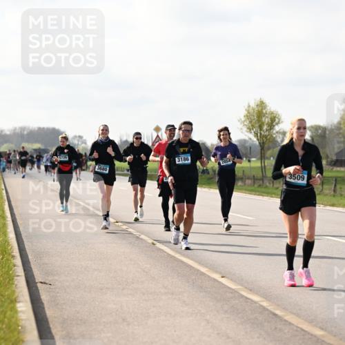 12.04.2026 - 45. Internationalen Wilhelmsburger Insellauf Dr. Thomas Lammeyer http://msf.ph/oto/9444760 12.04.2026 10:20:00 Laufen 5726, 3680, 3186, 2854, 3509 meine-sportfotos.de