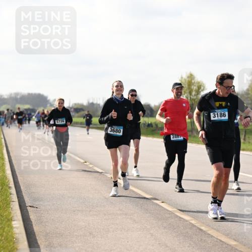 12.04.2026 - 45. Internationalen Wilhelmsburger Insellauf Dr. Thomas Lammeyer http://msf.ph/oto/9444773 12.04.2026 10:20:02 Laufen 5726, 3680, 288, 3186 meine-sportfotos.de