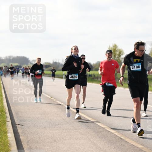 12.04.2026 - 45. Internationalen Wilhelmsburger Insellauf Dr. Thomas Lammeyer http://msf.ph/oto/9444774 12.04.2026 10:20:03 Laufen 3680, 288, 3186 meine-sportfotos.de