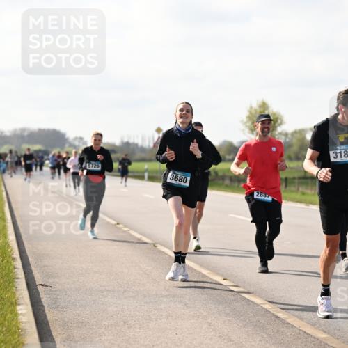 12.04.2026 - 45. Internationalen Wilhelmsburger Insellauf Dr. Thomas Lammeyer http://msf.ph/oto/9444776 12.04.2026 10:20:03 Laufen 5726, 3680, 2887, 3186 meine-sportfotos.de