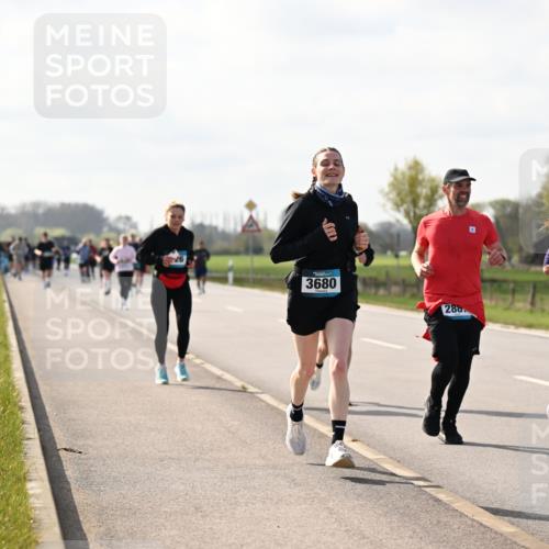 12.04.2026 - 45. Internationalen Wilhelmsburger Insellauf Dr. Thomas Lammeyer http://msf.ph/oto/9444779 12.04.2026 10:20:03 Laufen 3680, 288, 3186 meine-sportfotos.de