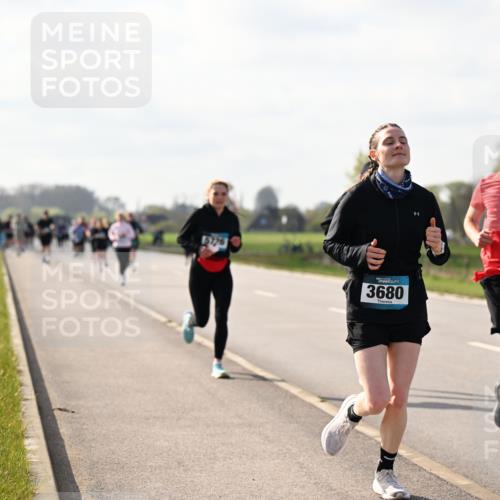 12.04.2026 - 45. Internationalen Wilhelmsburger Insellauf Dr. Thomas Lammeyer http://msf.ph/oto/9444783 12.04.2026 10:20:04 Laufen 5726, 3680, 288 meine-sportfotos.de