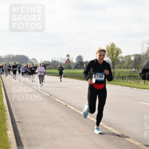 12.04.2026 - 45. Internationalen Wilhelmsburger Insellauf Dr. Thomas Lammeyer http://msf.ph/oto/9444791 12.04.2026 10:20:06 Laufen 5421, 5726 meine-sportfotos.de