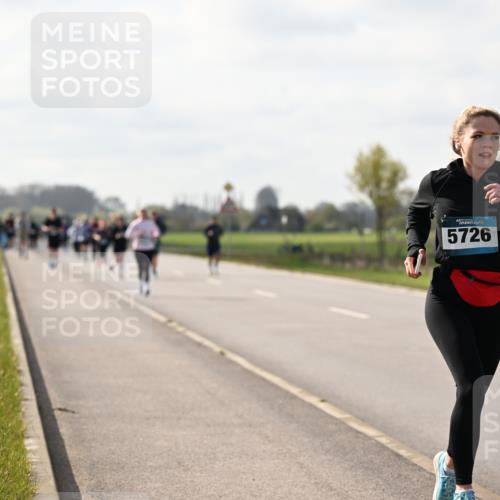 12.04.2026 - 45. Internationalen Wilhelmsburger Insellauf Dr. Thomas Lammeyer http://msf.ph/oto/9444796 12.04.2026 10:20:07 Laufen 45, 5726 meine-sportfotos.de