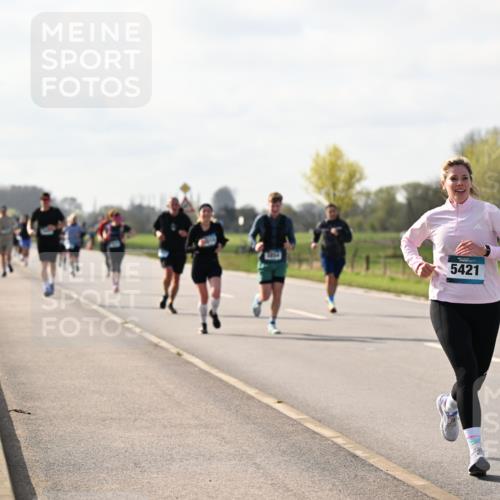 12.04.2026 - 45. Internationalen Wilhelmsburger Insellauf Dr. Thomas Lammeyer http://msf.ph/oto/9444816 12.04.2026 10:20:15 Laufen 5421 meine-sportfotos.de