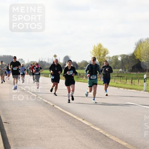 12.04.2026 - 45. Internationalen Wilhelmsburger Insellauf Dr. Thomas Lammeyer http://msf.ph/oto/9444818 12.04.2026 10:20:15 Laufen 544, 3010, 3854, 542 meine-sportfotos.de