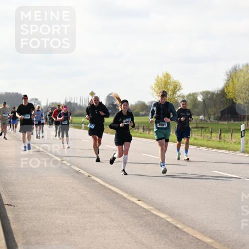 12.04.2026 - 45. Internationalen Wilhelmsburger Insellauf Dr. Thomas Lammeyer http://msf.ph/oto/9444820 12.04.2026 10:20:16 Laufen 5441, 3010, 3854 meine-sportfotos.de