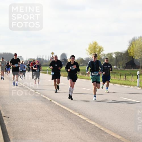 12.04.2026 - 45. Internationalen Wilhelmsburger Insellauf Dr. Thomas Lammeyer http://msf.ph/oto/9444821 12.04.2026 10:20:16 Laufen 301, 3854 meine-sportfotos.de