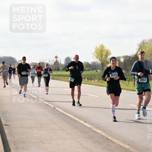 12.04.2026 - 45. Internationalen Wilhelmsburger Insellauf Dr. Thomas Lammeyer http://msf.ph/oto/9444833 12.04.2026 10:20:17 Laufen 5441, 053, 3010, 3854 meine-sportfotos.de