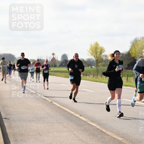 12.04.2026 - 45. Internationalen Wilhelmsburger Insellauf Dr. Thomas Lammeyer http://msf.ph/oto/9444835 12.04.2026 10:20:18 Laufen 053, 3010, 3854 meine-sportfotos.de