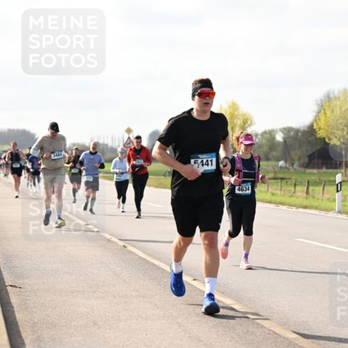 12.04.2026 - 45. Internationalen Wilhelmsburger Insellauf Dr. Thomas Lammeyer http://msf.ph/oto/9444844 12.04.2026 10:20:22 Laufen 3484, 5441, 4634 meine-sportfotos.de