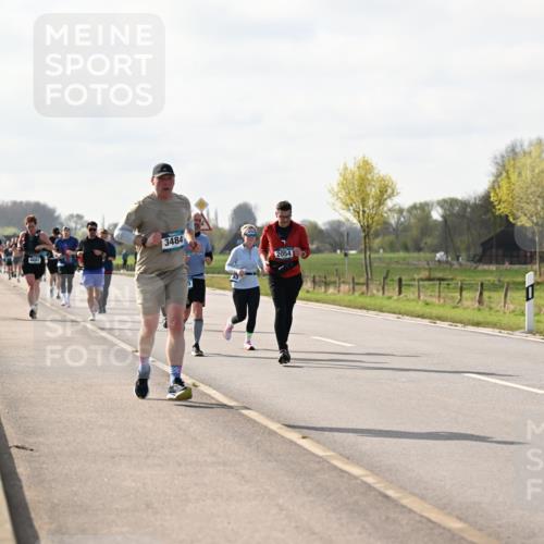 12.04.2026 - 45. Internationalen Wilhelmsburger Insellauf Dr. Thomas Lammeyer http://msf.ph/oto/9444856 12.04.2026 10:20:24 Laufen 4682, 4681, 3484, 2054, 4634 meine-sportfotos.de
