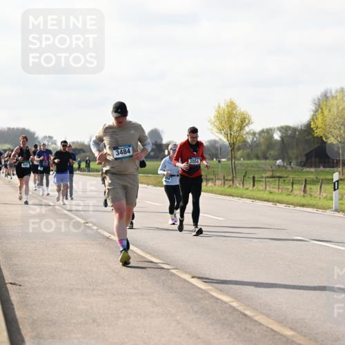 12.04.2026 - 45. Internationalen Wilhelmsburger Insellauf Dr. Thomas Lammeyer http://msf.ph/oto/9444859 12.04.2026 10:20:25 Laufen 4682, 4681, 3484, 2054 meine-sportfotos.de