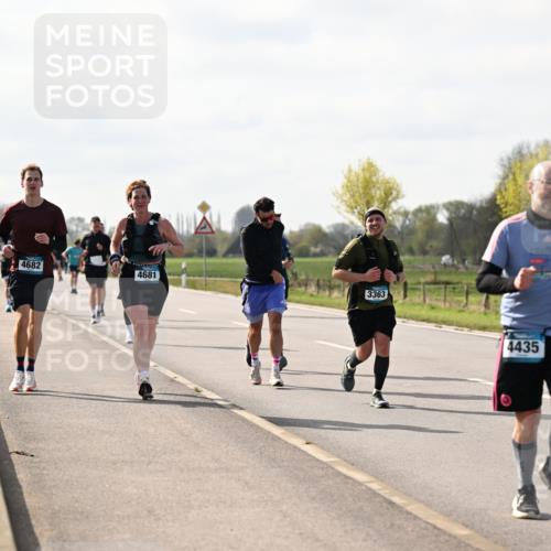 12.04.2026 - 45. Internationalen Wilhelmsburger Insellauf Dr. Thomas Lammeyer http://msf.ph/oto/9444886 12.04.2026 10:20:30 Laufen 4682, 4681, 3363, 4435 meine-sportfotos.de