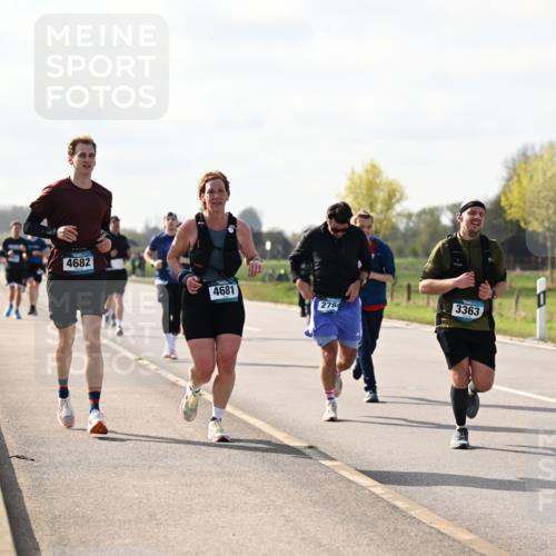 12.04.2026 - 45. Internationalen Wilhelmsburger Insellauf Dr. Thomas Lammeyer http://msf.ph/oto/9444892 12.04.2026 10:20:31 Laufen 4682, 4681, 2784, 3363 meine-sportfotos.de