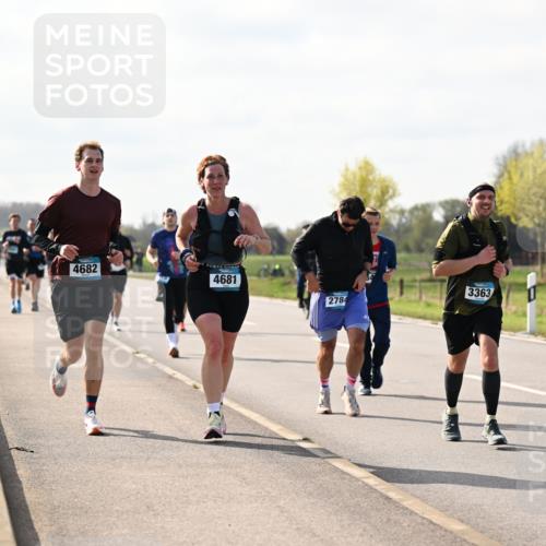 12.04.2026 - 45. Internationalen Wilhelmsburger Insellauf Dr. Thomas Lammeyer http://msf.ph/oto/9444893 12.04.2026 10:20:31 Laufen 4682, 4681, 2784, 3363 meine-sportfotos.de