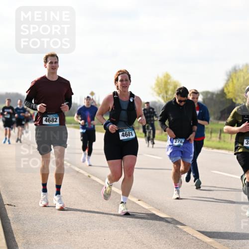 12.04.2026 - 45. Internationalen Wilhelmsburger Insellauf Dr. Thomas Lammeyer http://msf.ph/oto/9444895 12.04.2026 10:20:32 Laufen 4682, 4681, 278, 3363 meine-sportfotos.de