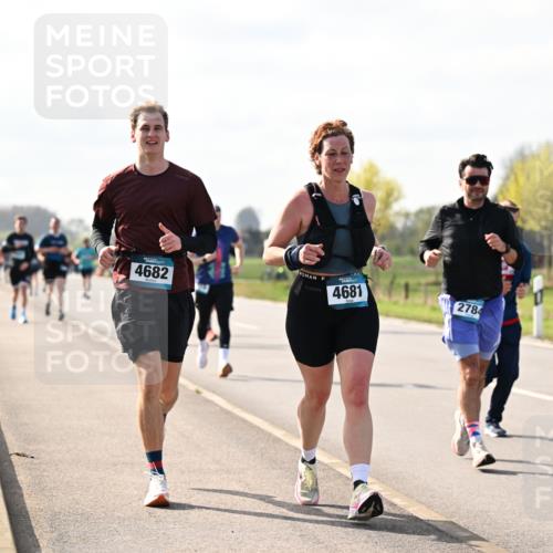 12.04.2026 - 45. Internationalen Wilhelmsburger Insellauf Dr. Thomas Lammeyer http://msf.ph/oto/9444899 12.04.2026 10:20:32 Laufen 4682, 4681, 2784, 3363 meine-sportfotos.de
