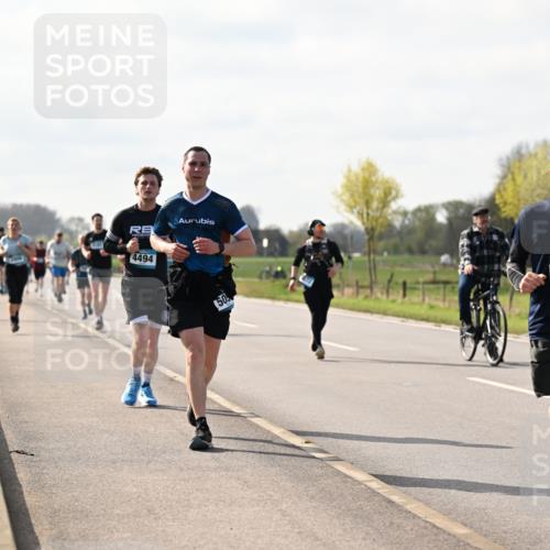 12.04.2026 - 45. Internationalen Wilhelmsburger Insellauf Dr. Thomas Lammeyer http://msf.ph/oto/9444939 12.04.2026 10:20:40 Laufen 4494, 505, 4992 meine-sportfotos.de