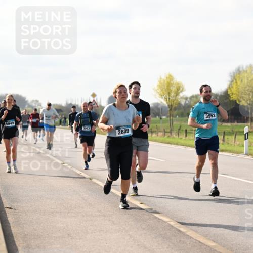 12.04.2026 - 45. Internationalen Wilhelmsburger Insellauf Dr. Thomas Lammeyer http://msf.ph/oto/9444971 12.04.2026 10:20:46 Laufen 5649, 3063, 2809, 6, 3952 meine-sportfotos.de