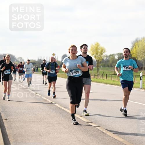 12.04.2026 - 45. Internationalen Wilhelmsburger Insellauf Dr. Thomas Lammeyer http://msf.ph/oto/9444973 12.04.2026 10:20:46 Laufen 5649, 3063, 2809, 3952 meine-sportfotos.de